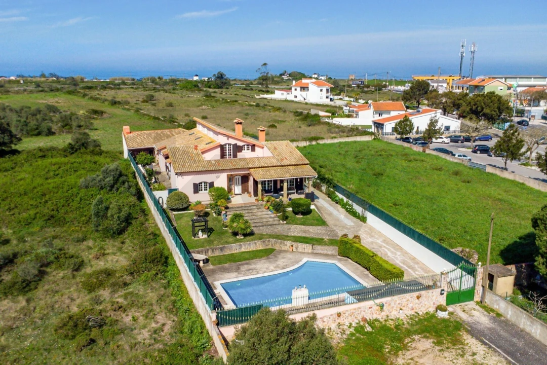 Moradia T5 para Venda em Santa Maria e São Miguel, São Martinho, São Pedro Penaferrim Foto 1