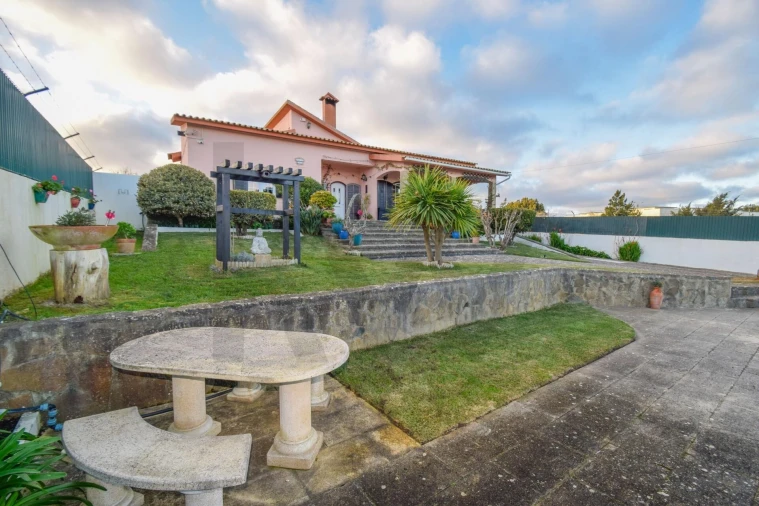 Moradia T5 para Venda em Santa Maria e São Miguel, São Martinho, São Pedro Penaferrim Foto 7