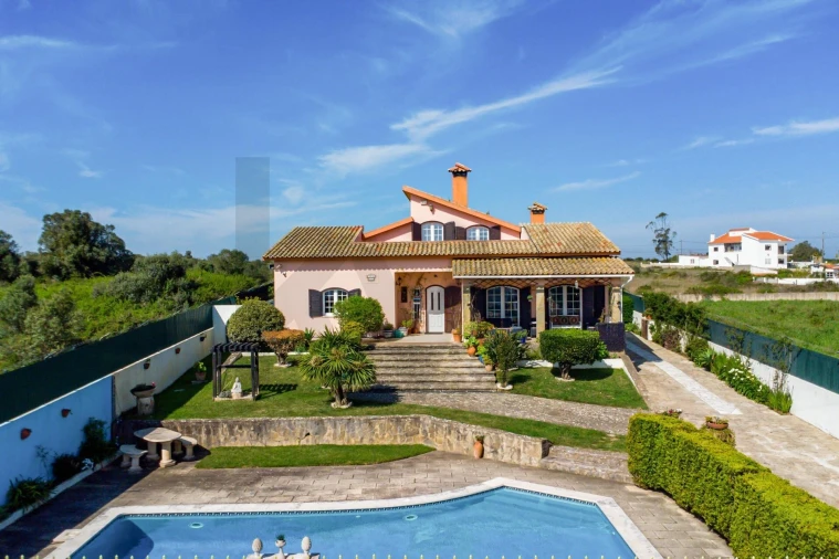 Moradia T5 para Venda em Santa Maria e São Miguel, São Martinho, São Pedro Penaferrim Foto 4