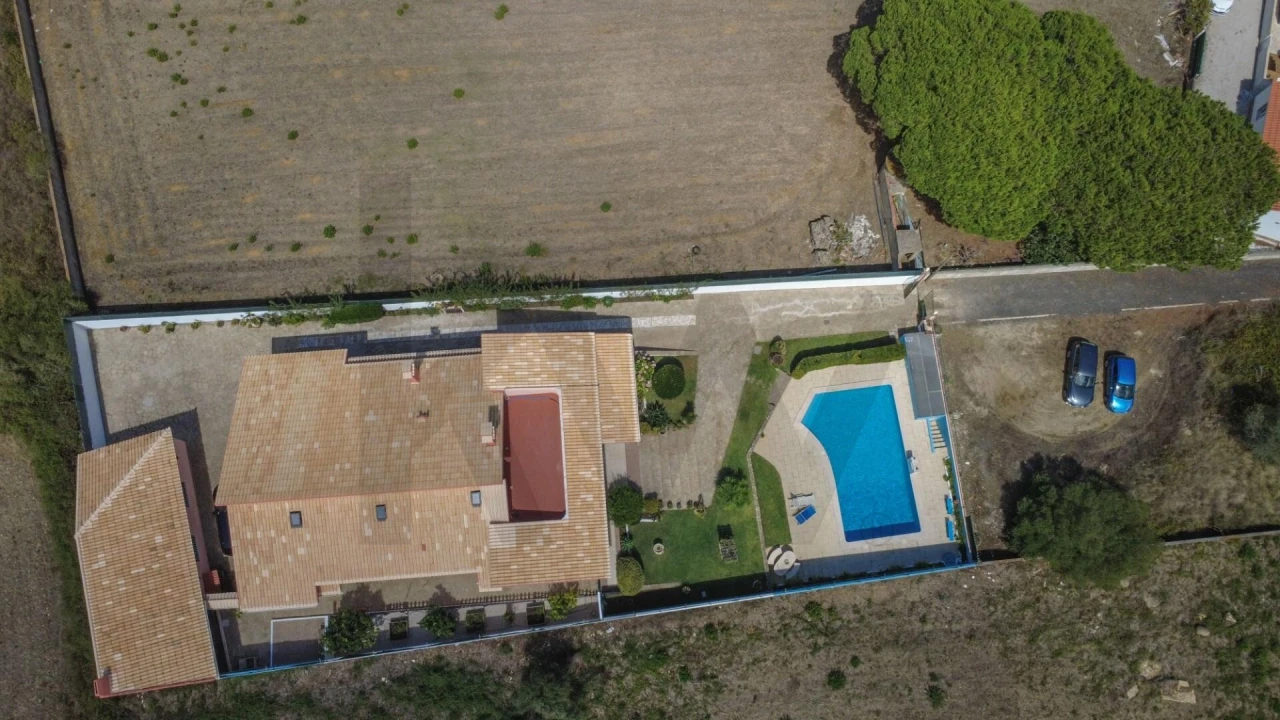 Moradia T5 para Venda em São João das Lampas e Terrugem Foto 4