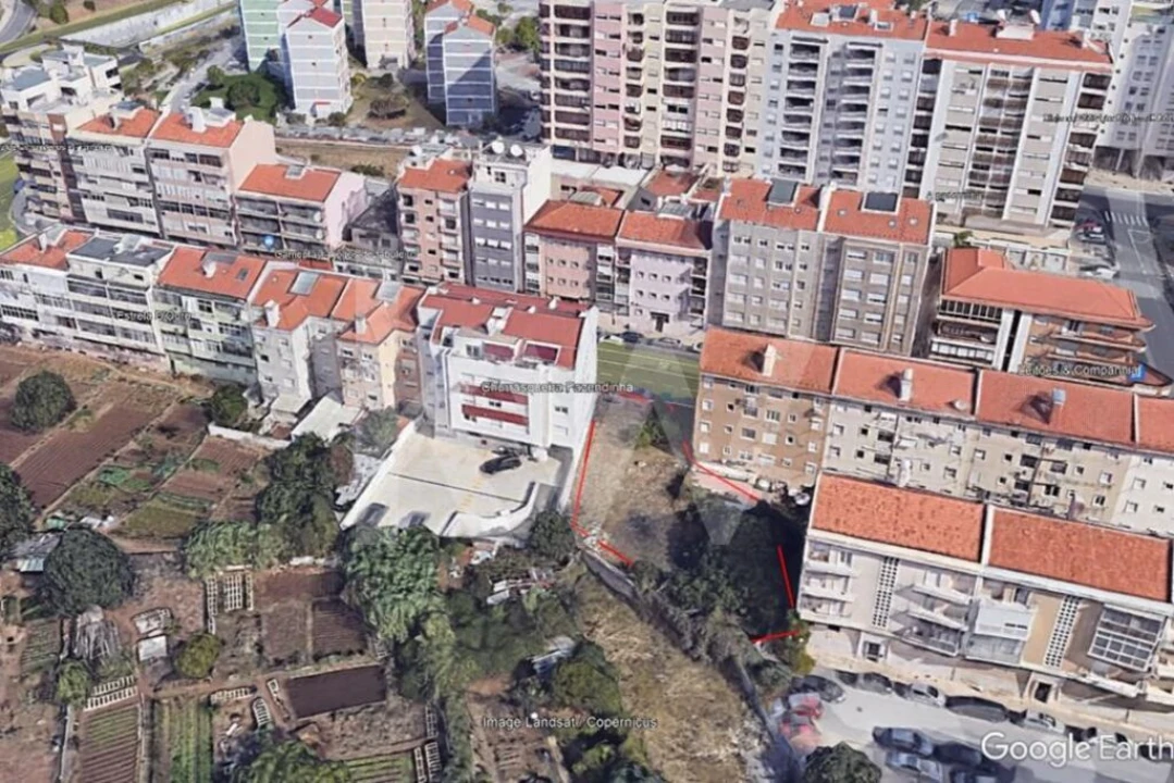 Terreno para Venda em Benfica Foto 1