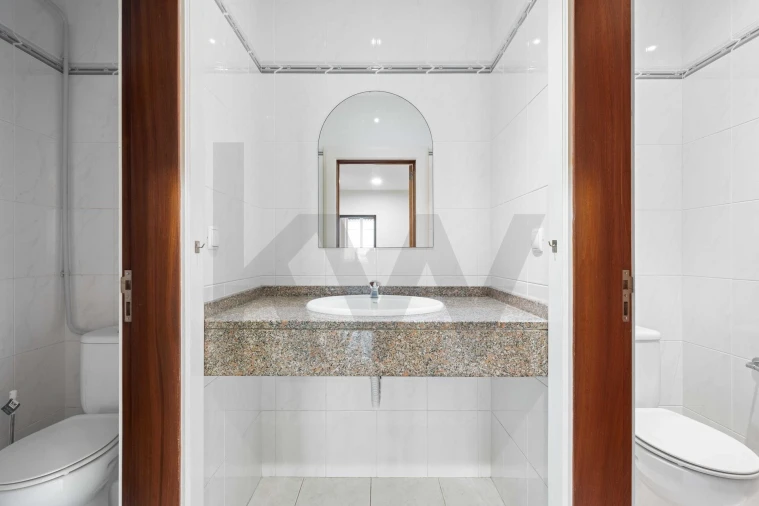 Loja para Arrendamento em Funchal (São Pedro) Foto 12