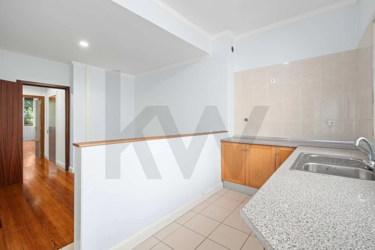 Loja para Arrendamento em Funchal (São Pedro) Foto 17