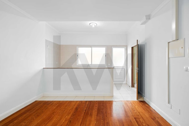 Loja para Arrendamento em Funchal (São Pedro) Foto 15