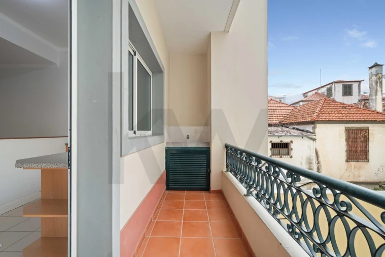 Loja para Arrendamento em Funchal (São Pedro) Foto 19