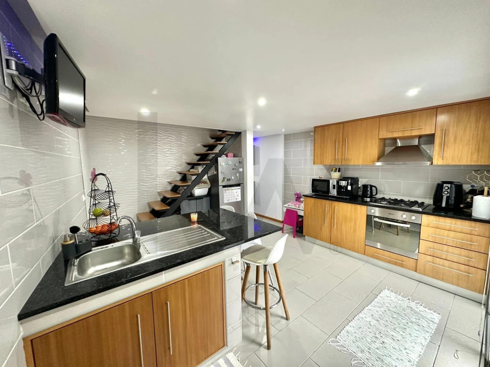 Moradia T2 para Venda em Capelas Foto 4