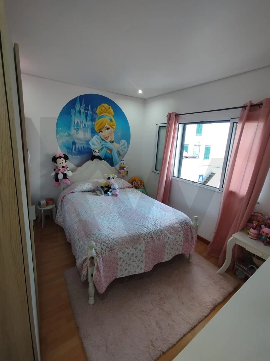 Moradia T2 para Venda em Capelas Foto 7