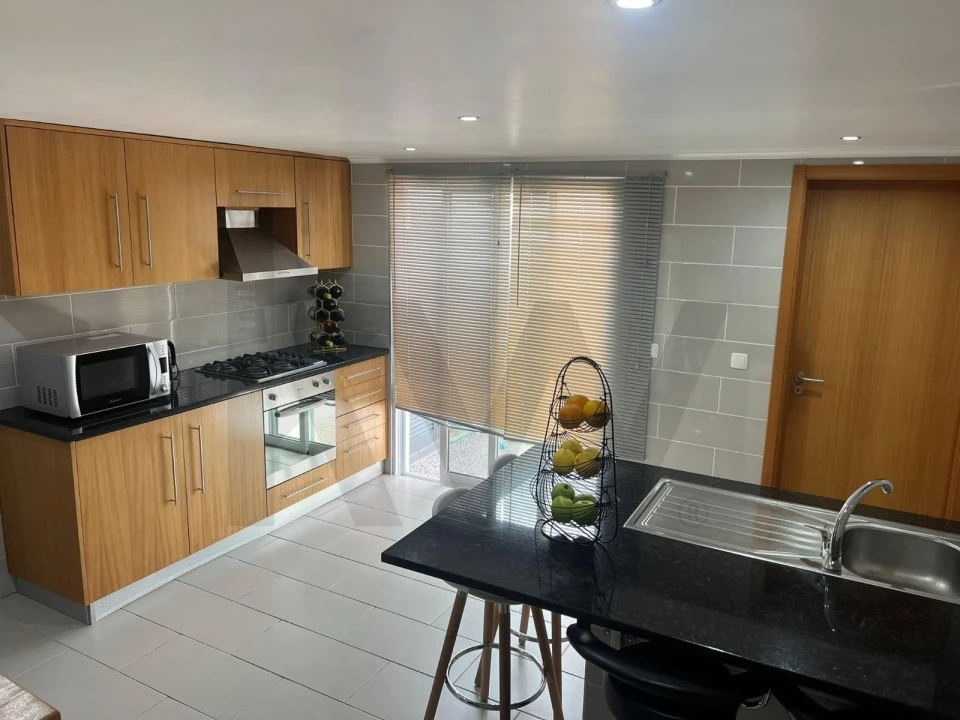 Moradia T2 para Venda em Capelas Foto 3