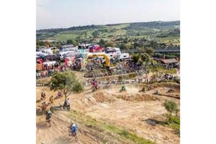 Prédio para Venda em Moçarria Foto 15