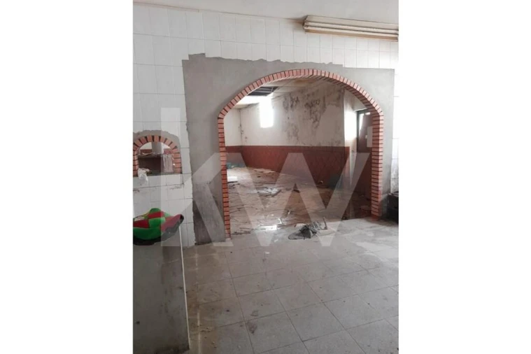 Prédio para Venda em Moçarria Foto 14