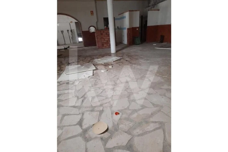 Prédio para Venda em Moçarria Foto 2