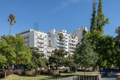 Apartamento T4 para Venda em Alvalade