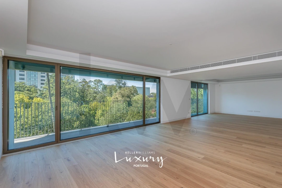 Apartamento T4 para Venda em Alvalade Foto 9