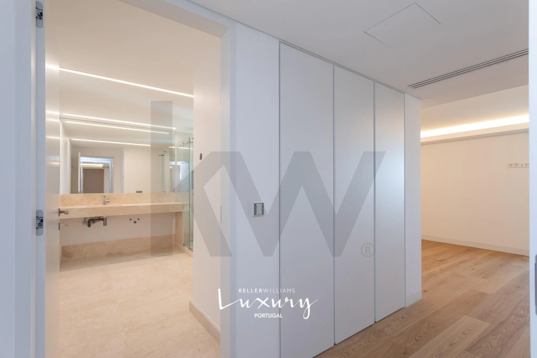 Apartamento T4 para Venda em Alvalade Foto 24