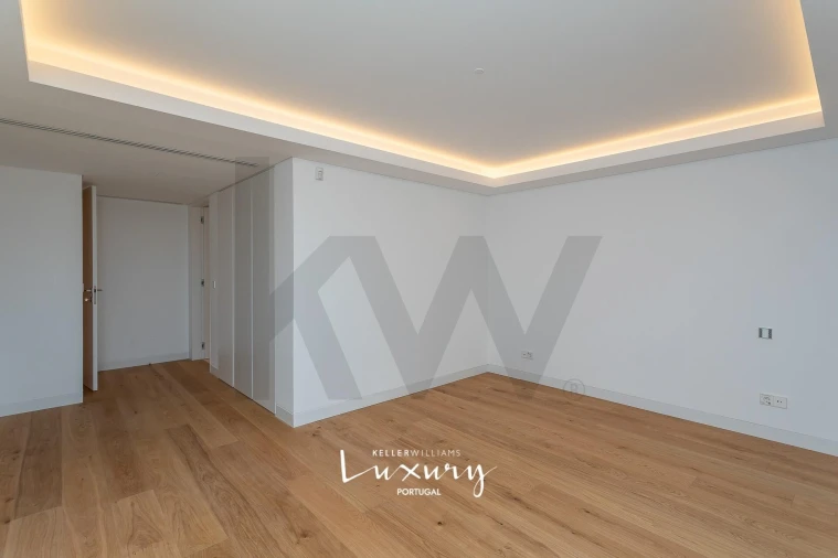 Apartamento T4 para Venda em Alvalade Foto 29