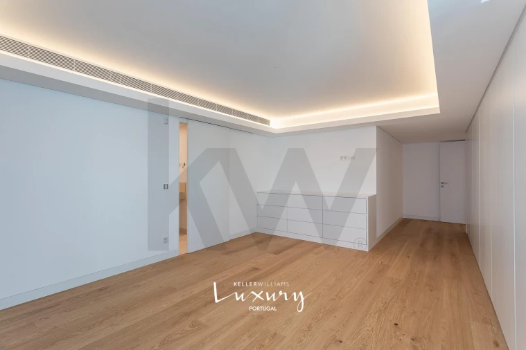 Apartamento T4 para Venda em Alvalade Foto 18