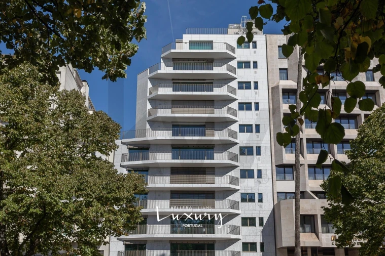 Apartamento T4 para Venda em Alvalade Foto 45