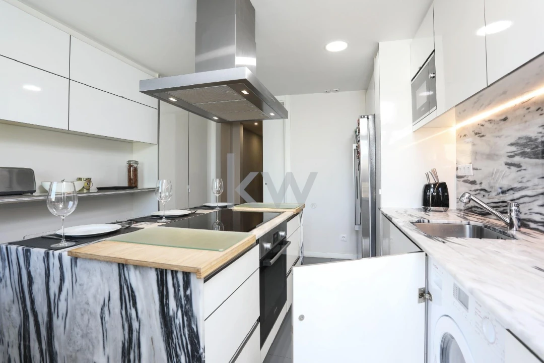 Apartamento T4 para Venda em Ajuda Foto 4