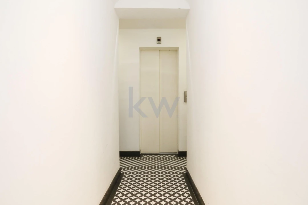 Apartamento T4 para Venda em Ajuda Foto 7