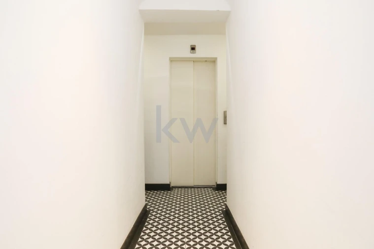 Apartamento T4 para Venda em Ajuda Foto 7