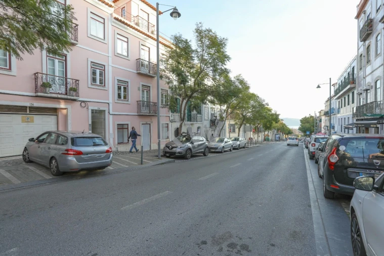 Apartamento T4 para Venda em Ajuda Foto 9