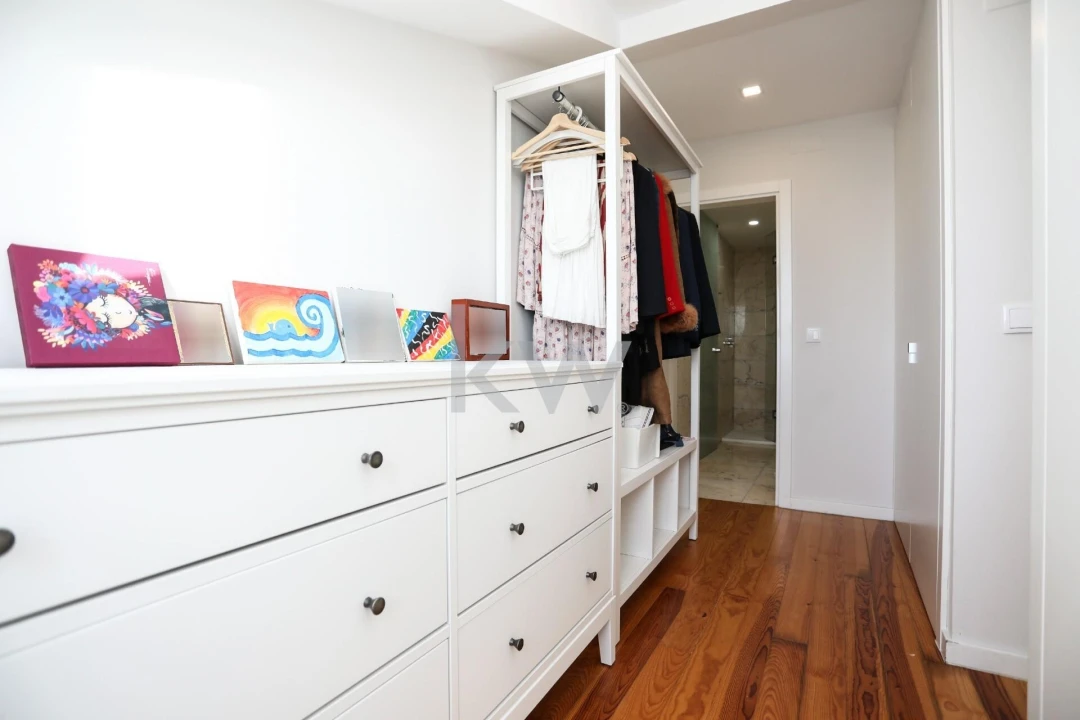 Apartamento T4 para Venda em Ajuda Foto 1