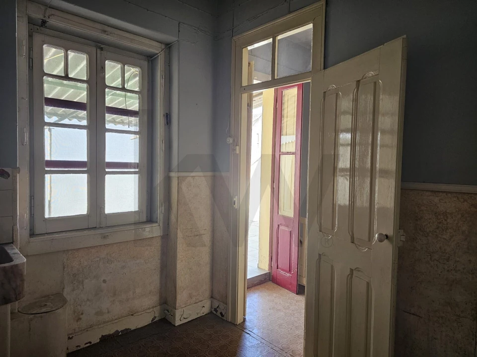 Prédio para Venda em Couço Foto 23