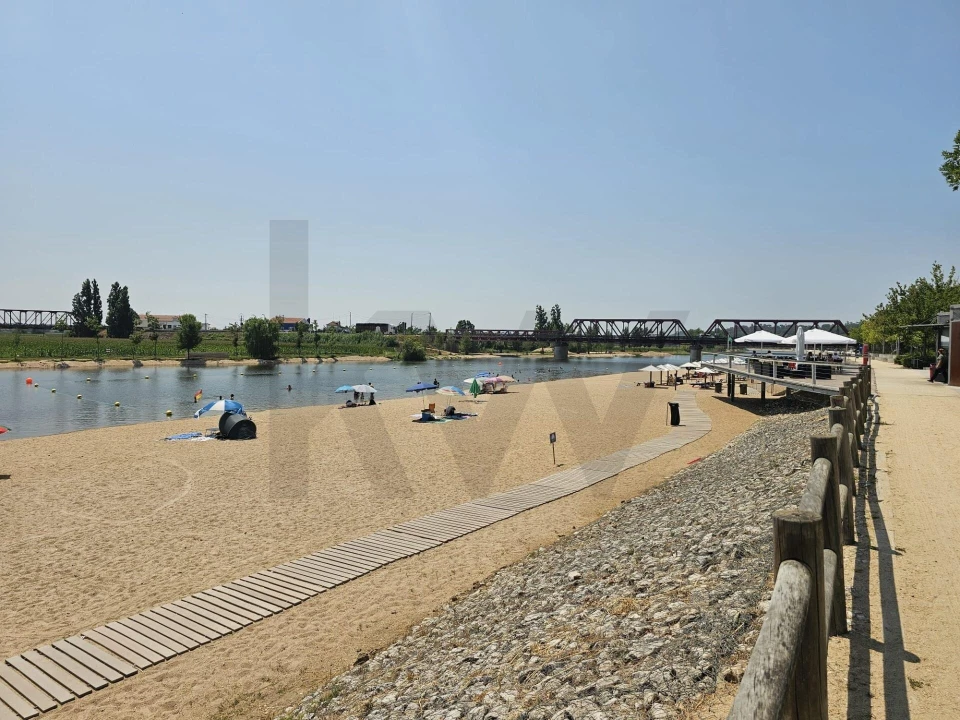 Prédio para Venda em Couço Foto 67