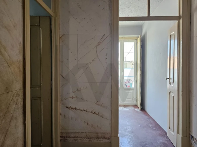 Prédio para Venda em Couço Foto 38