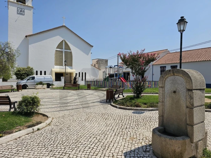Prédio para Venda em Couço Foto 60