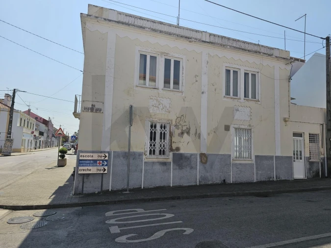 Prédio para Venda em Couço Foto 3