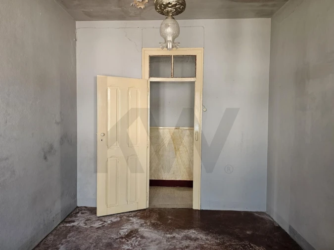 Prédio para Venda em Couço Foto 26