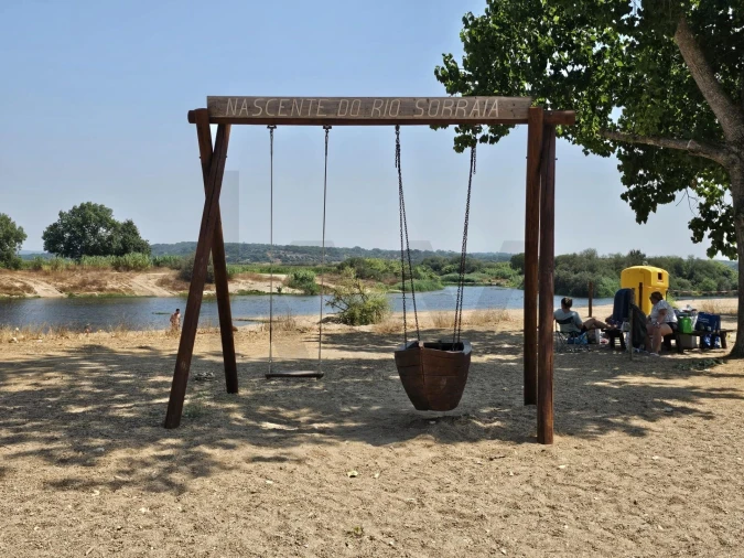 Prédio para Venda em Couço Foto 61