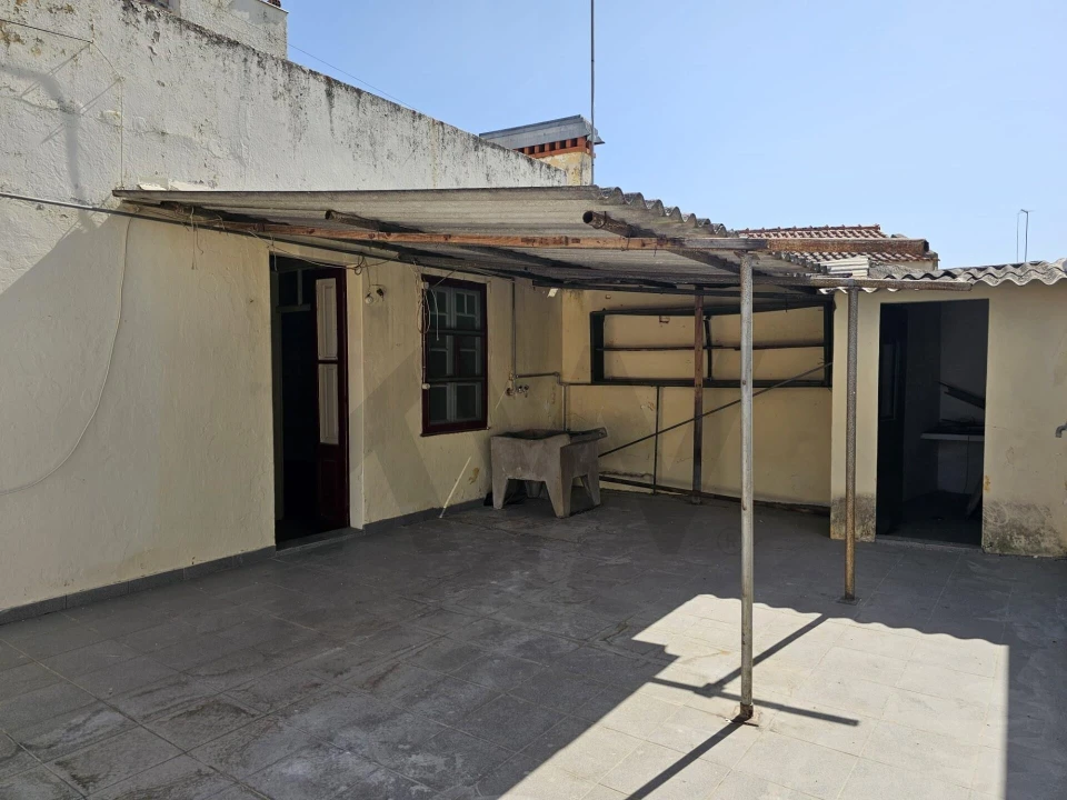 Prédio para Venda em Couço Foto 51