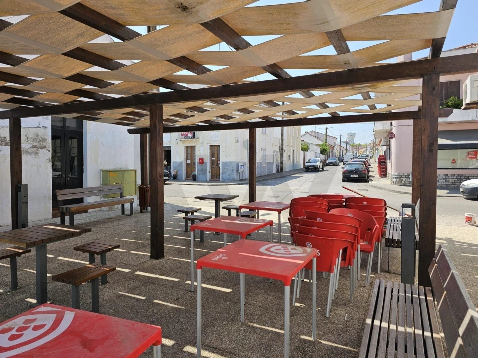 Prédio para Venda em Couço Foto 58