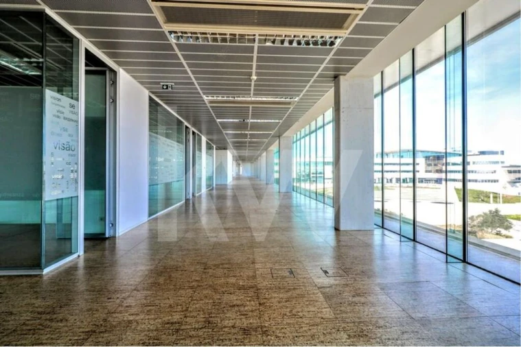 Escritório para Arrendamento em Porto Salvo Foto 5