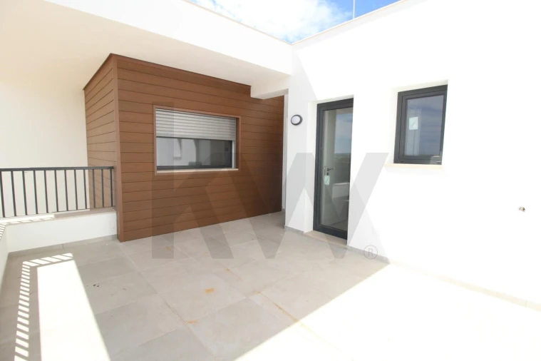 Moradia T3 para Venda em Armação de Pera Foto 8