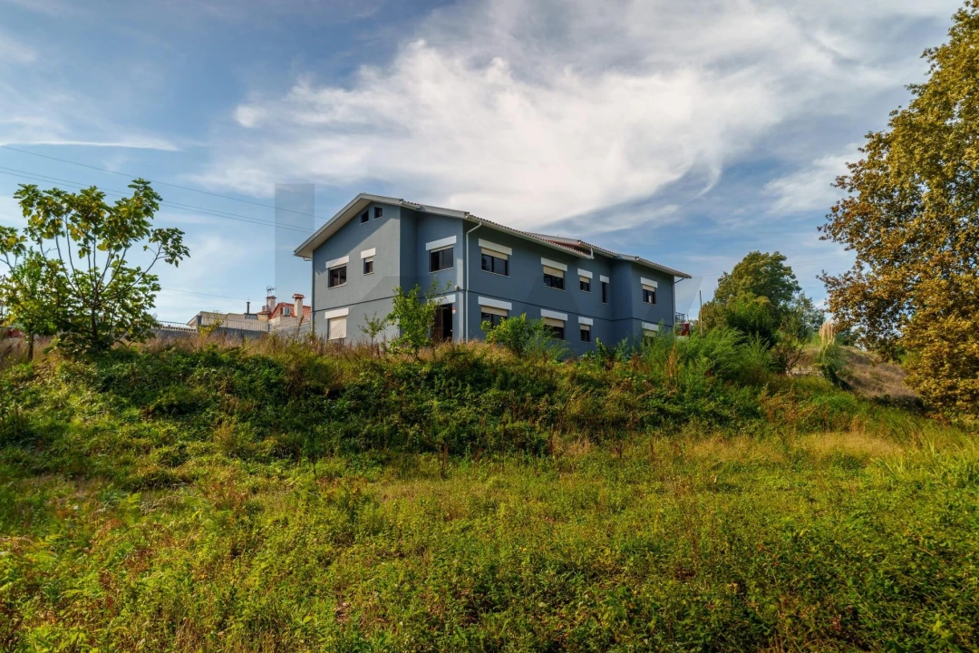 Moradia T4 para Venda em O. Azeméis, Riba-Ul, Ul, Macinhata Seixa, Madail Foto 6