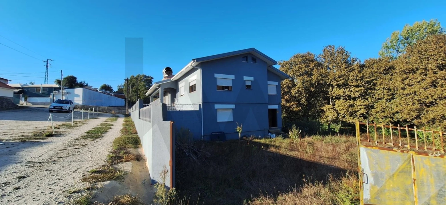 Moradia T4 para Venda em O. Azeméis, Riba-Ul, Ul, Macinhata Seixa, Madail Foto 39