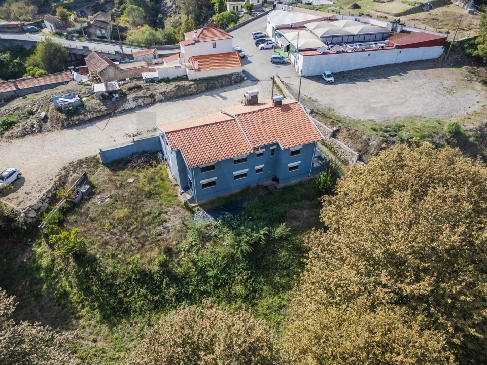 Moradia T4 para Venda em O. Azeméis, Riba-Ul, Ul, Macinhata Seixa, Madail Foto 2