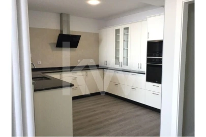 Apartamento T2 para Venda em Sesimbra (Santiago)