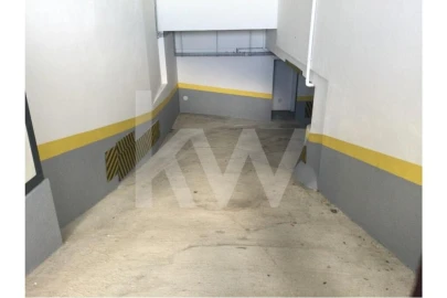 Apartamento T2 para Venda em Sesimbra (Santiago)
