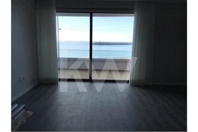 Apartamento T2 para Venda em Sesimbra (Santiago)