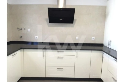 Apartamento T2 para Venda em Sesimbra (Santiago)