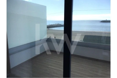 Apartamento T2 para Venda em Sesimbra (Santiago)