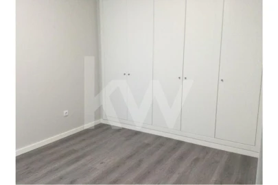 Apartamento T2 para Venda em Sesimbra (Santiago)