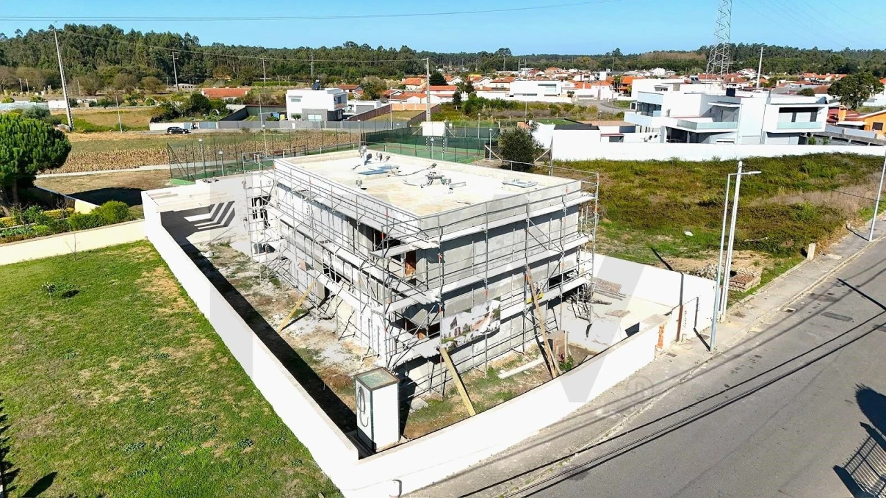 Moradia T4 para Venda em Maceda Foto 1