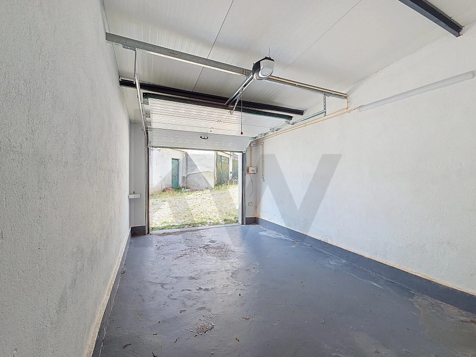 Garagem para Arrendamento em Romeira e Várzea Foto 2