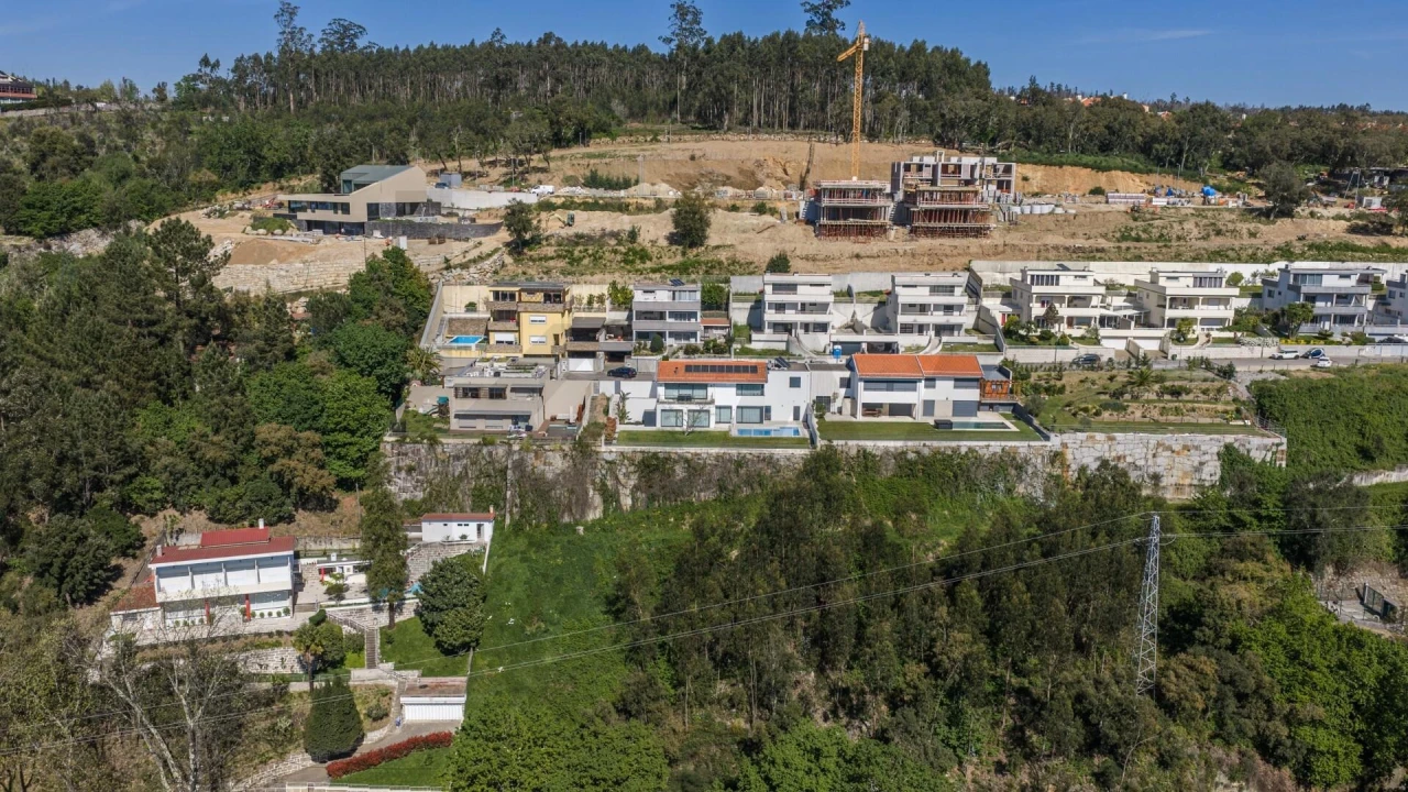 Moradia T4 para Venda em Gondomar (São Cosme), Valbom e Jovim Foto 48