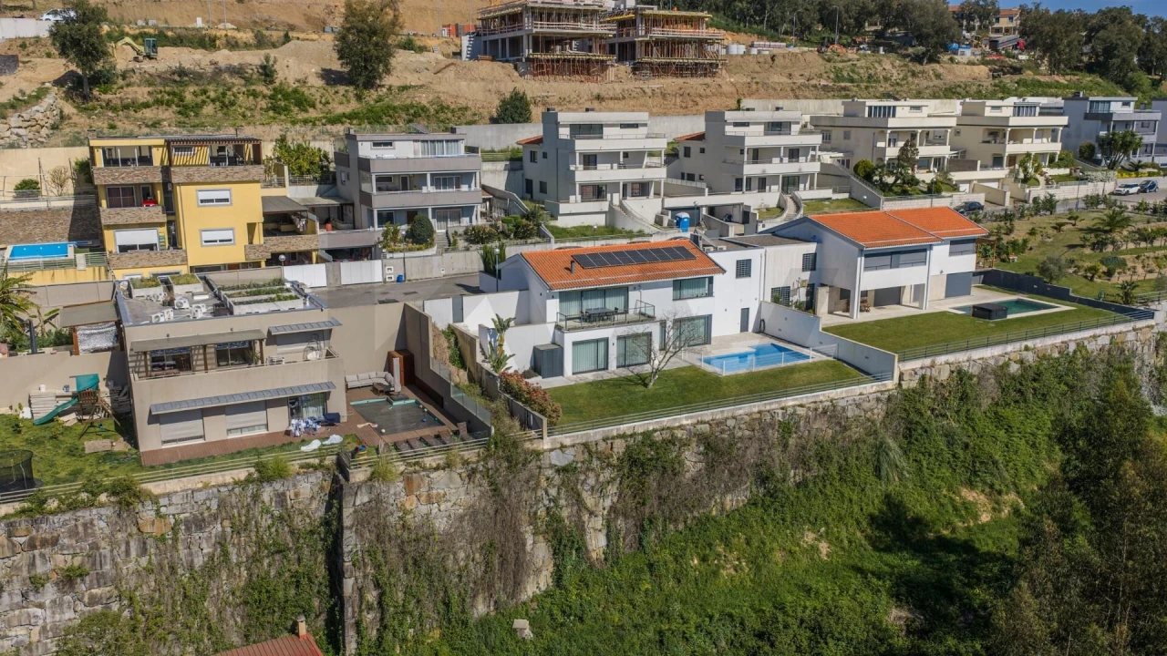 Moradia T4 para Venda em Gondomar (São Cosme), Valbom e Jovim Foto 52